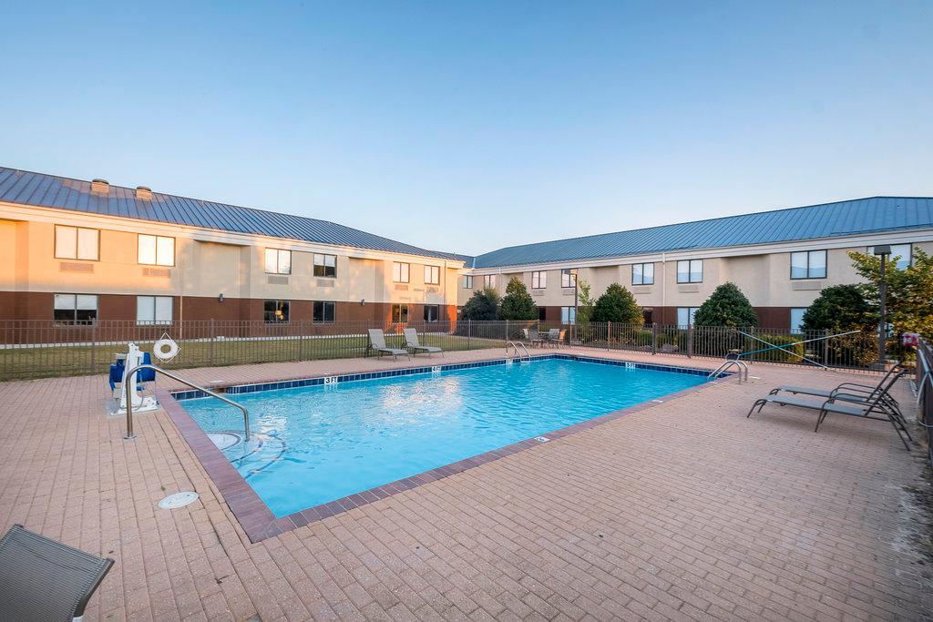 Spark By Hilton Bentonville Exterior foto